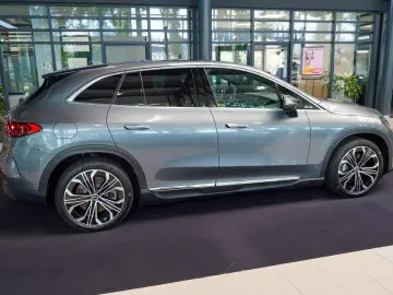 EQE SUV 350+ Electric Art 21