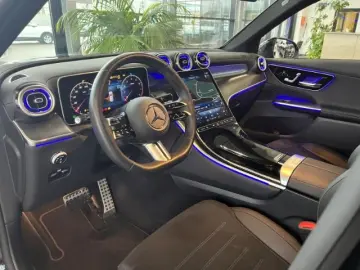 GLC 200 4M AMG Pano AHK Distronic Navi 360° Digi