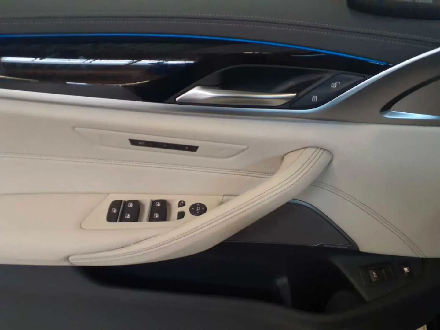 530e xDrive Touring Aut. Luxury Line