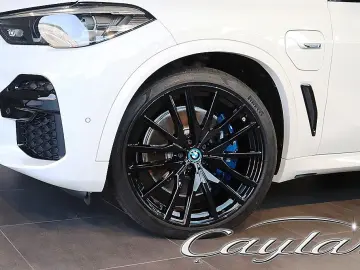 X5 45e M SPORT SKY LOUNGE B&W 22