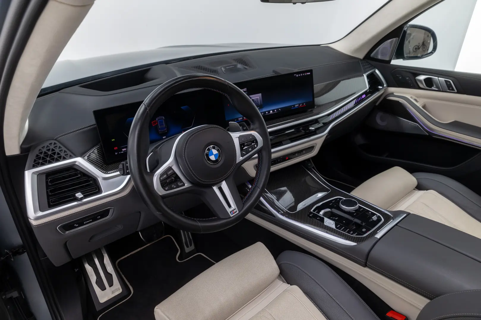 BMW X7 M60i xDrive AT MHEV