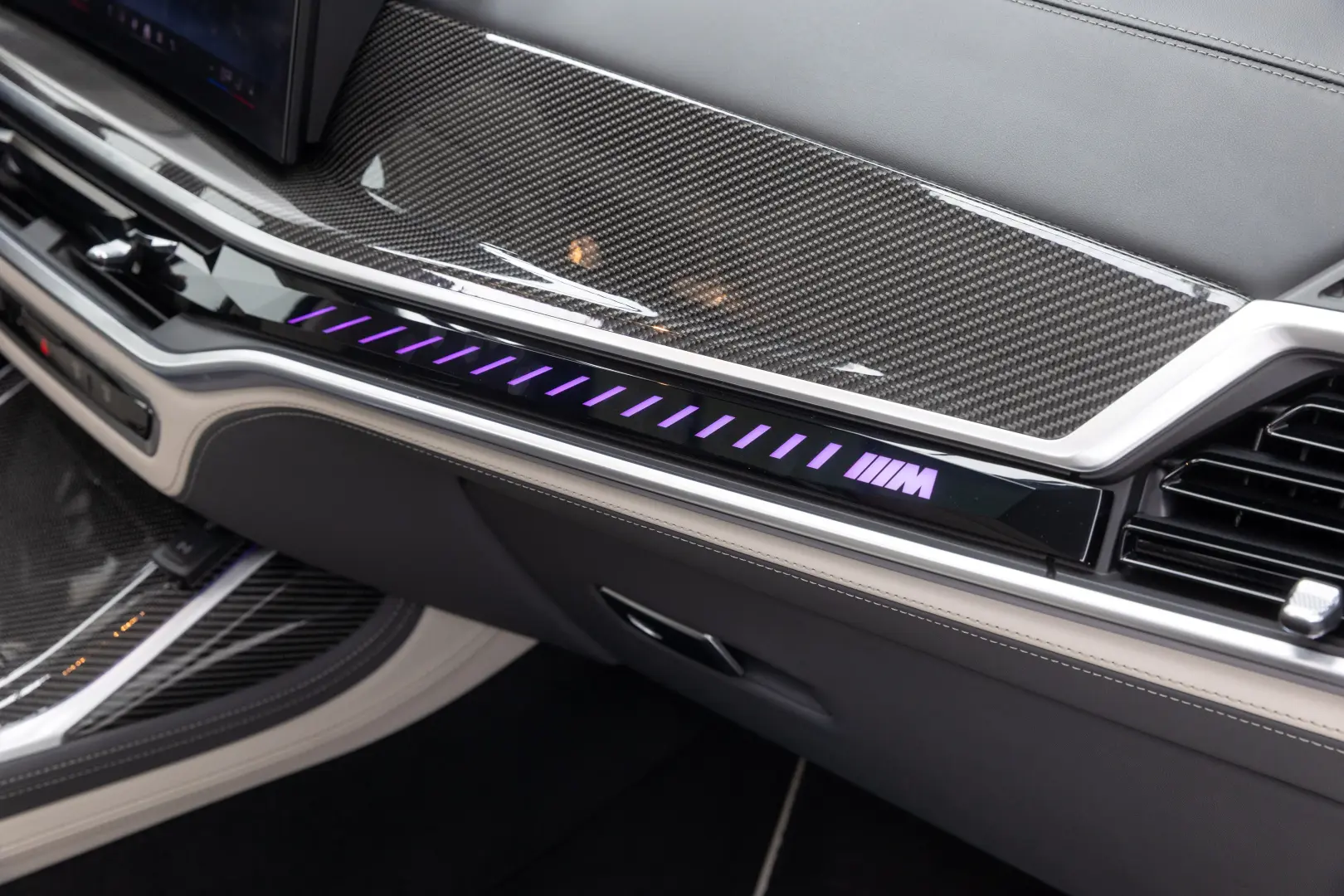 BMW X7 M60i xDrive AT MHEV