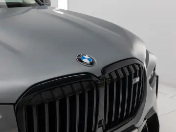 BMW X7 M60i xDrive AT MHEV