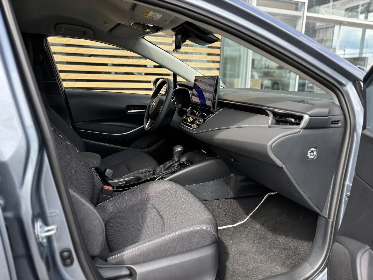 Toyota Corolla sedan 1.8 HEV Dynamic