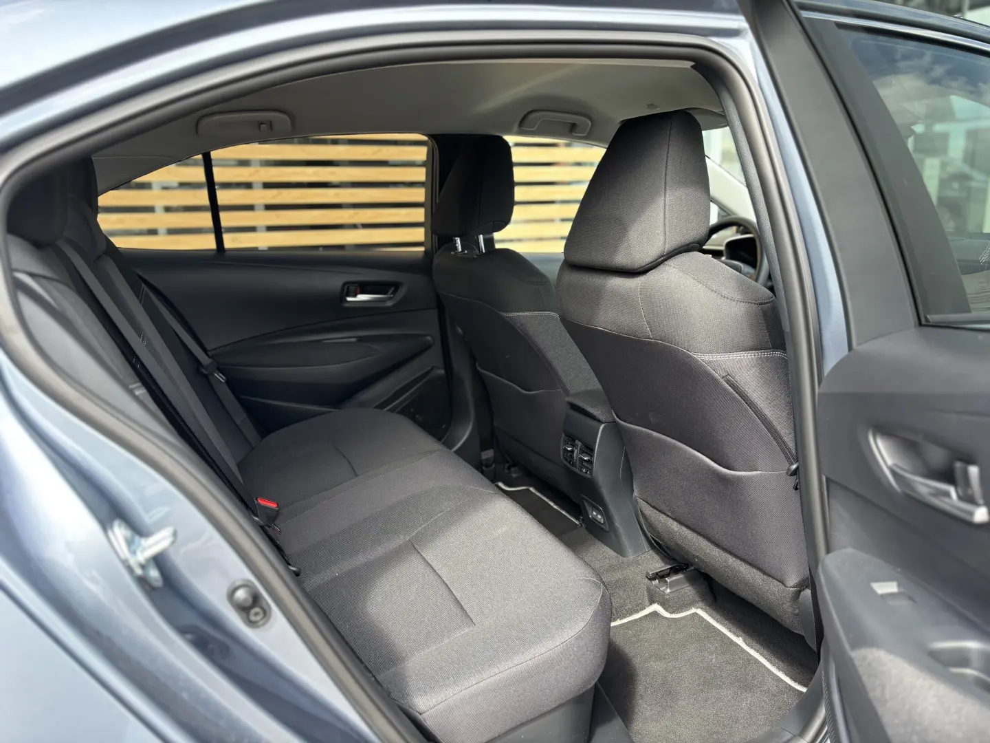 Toyota Corolla sedan 1.8 HEV Dynamic
