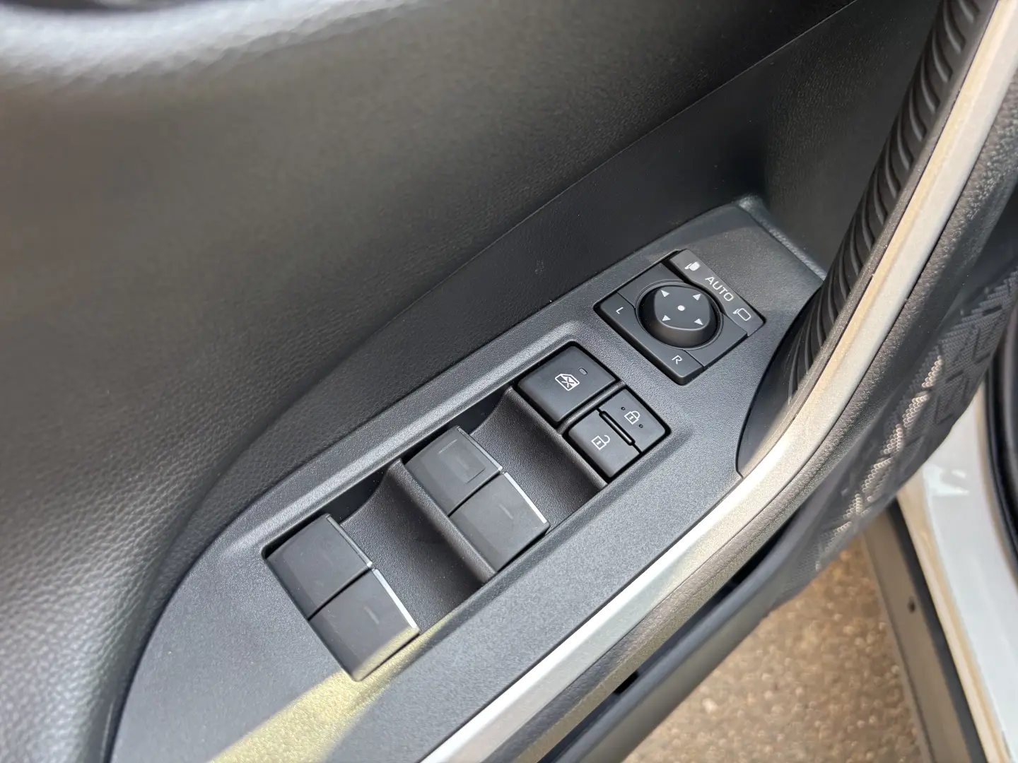 RAV4 2.5 Hybrid Exclusive bi-tone AWD