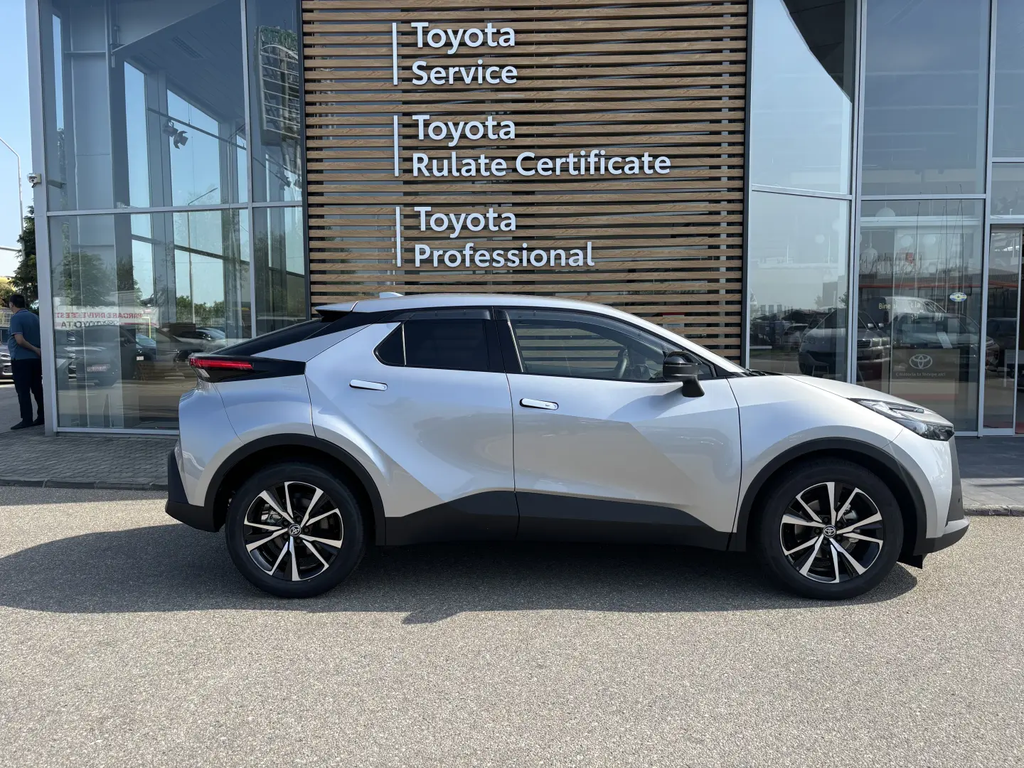 TOYOTA C-HR 2.0 HEV DYNAMIC