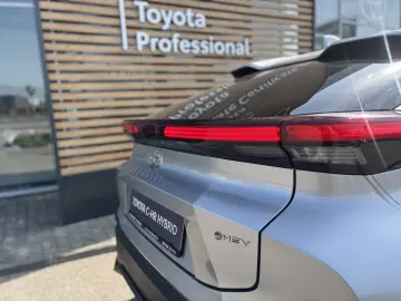 TOYOTA C-HR 2.0 HEV DYNAMIC