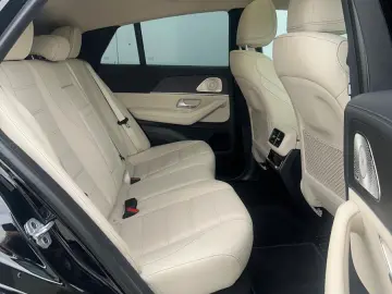 GLE 400d 4M COUPE AMG-LINE PANO AHK KEYLESS 360°
