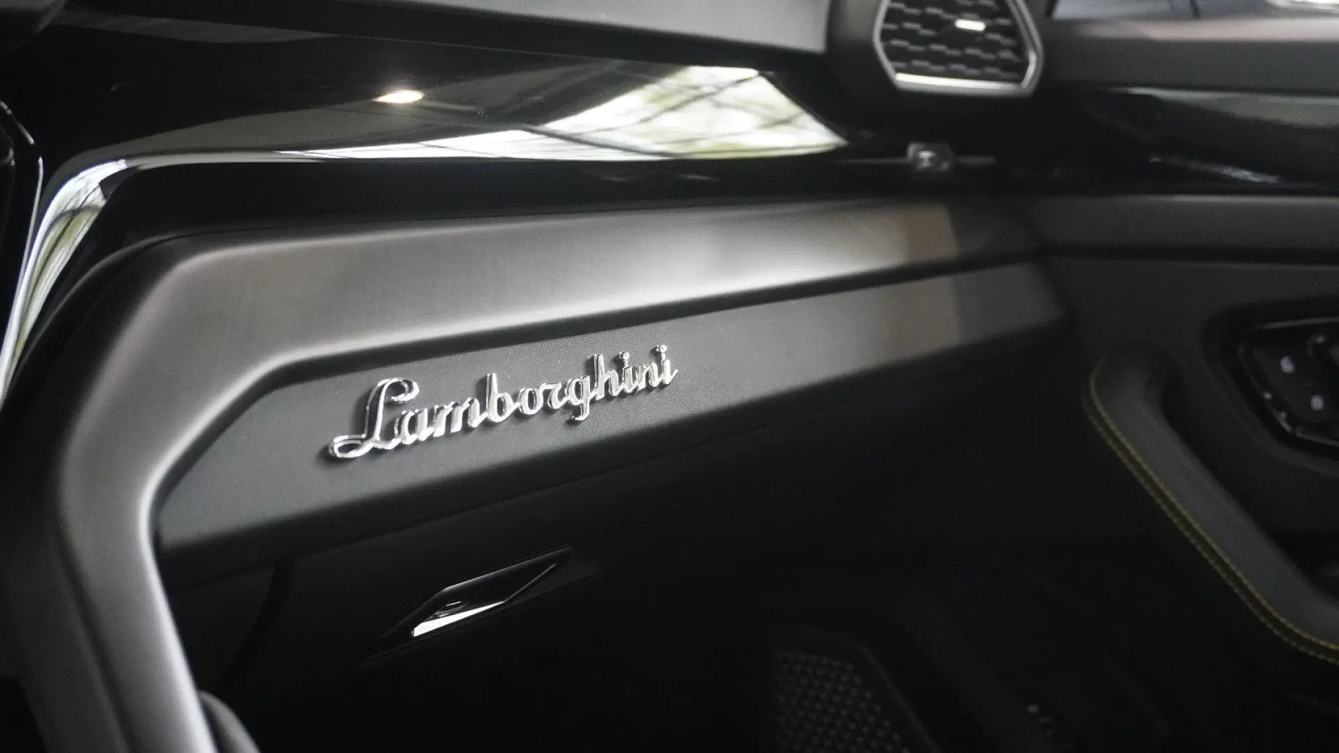Urus  4.0 V8 Sport*PANO*SOFT*B&O*23