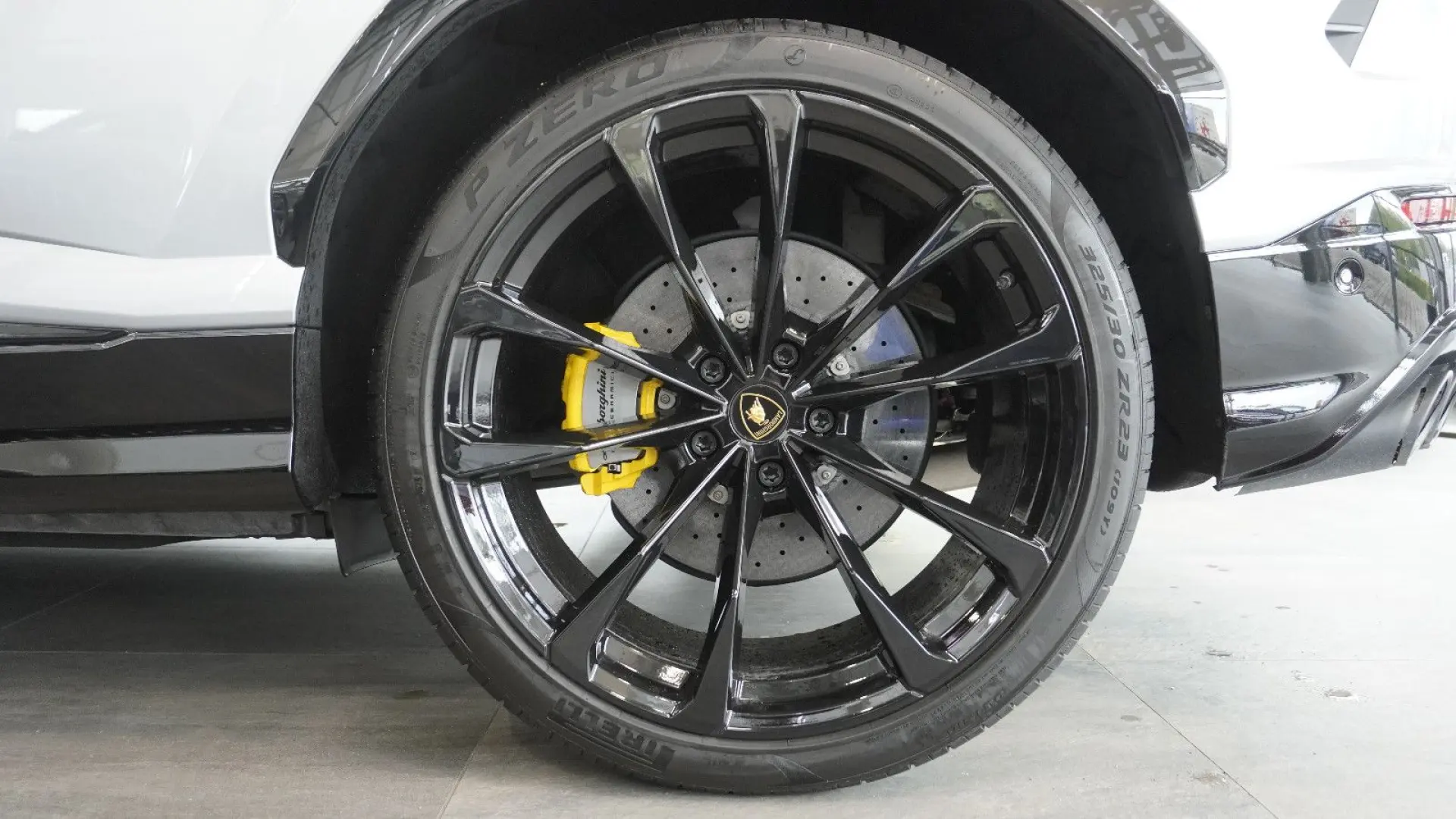 Urus  4.0 V8 Sport*PANO*SOFT*B&O*23