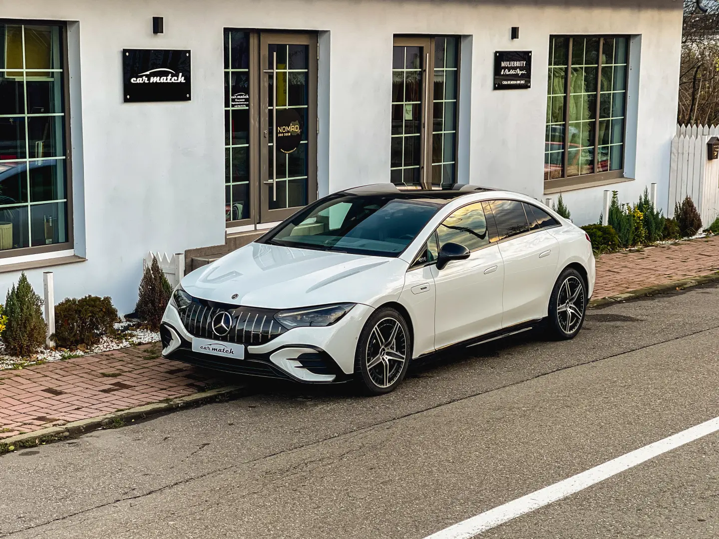 Mercedes-Benz EQE 43 AMG