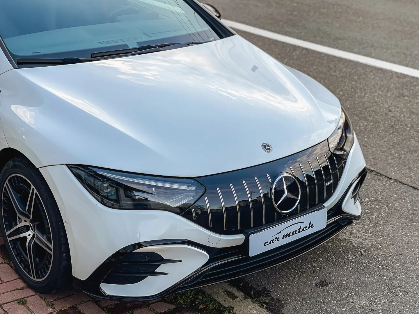 Mercedes-Benz EQE 43 AMG