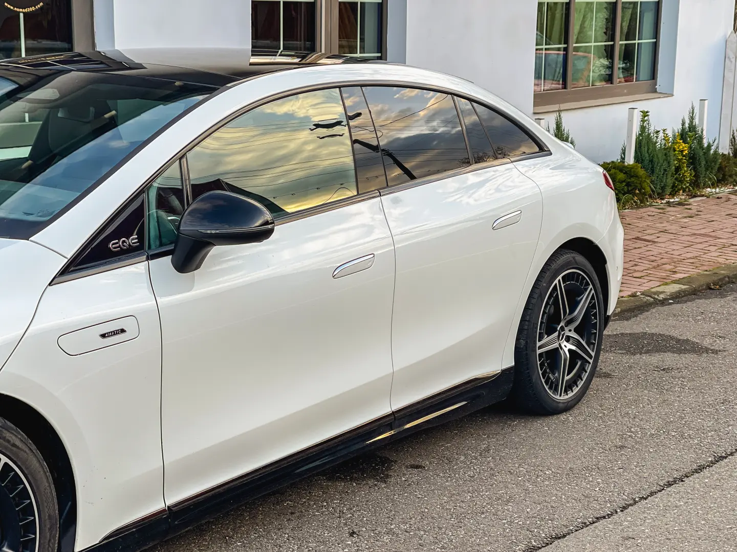 Mercedes-Benz EQE 43 AMG