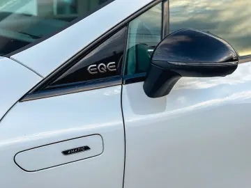 Mercedes-Benz EQE 43 AMG