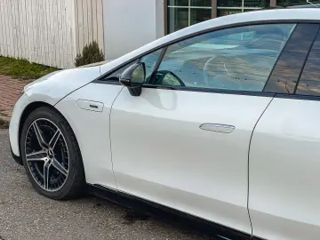 Mercedes-Benz EQE 43 AMG