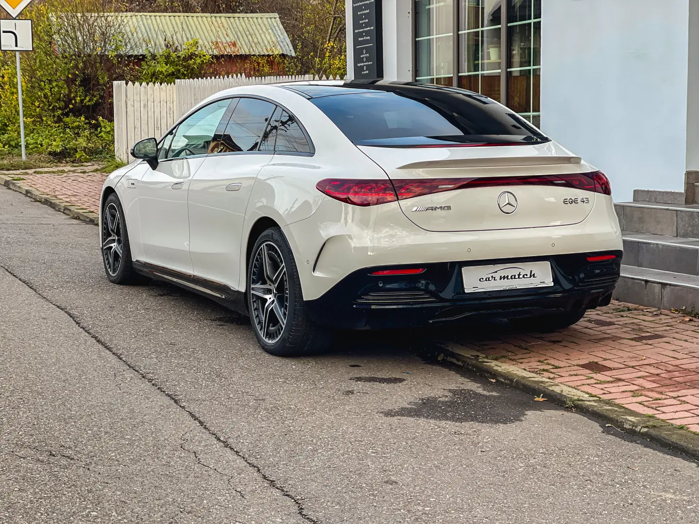 Mercedes-Benz EQE 43 AMG