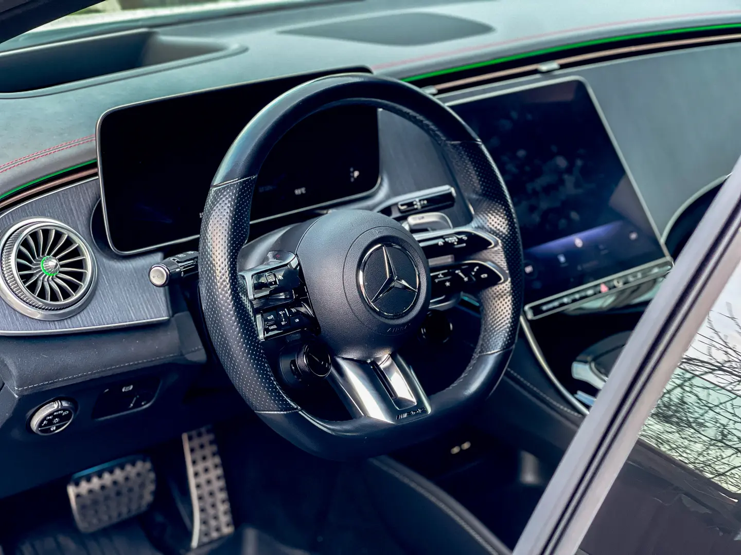 Mercedes-Benz EQE 43 AMG