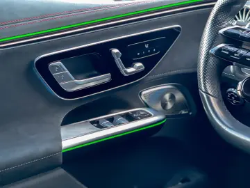 Mercedes-Benz EQE 43 AMG