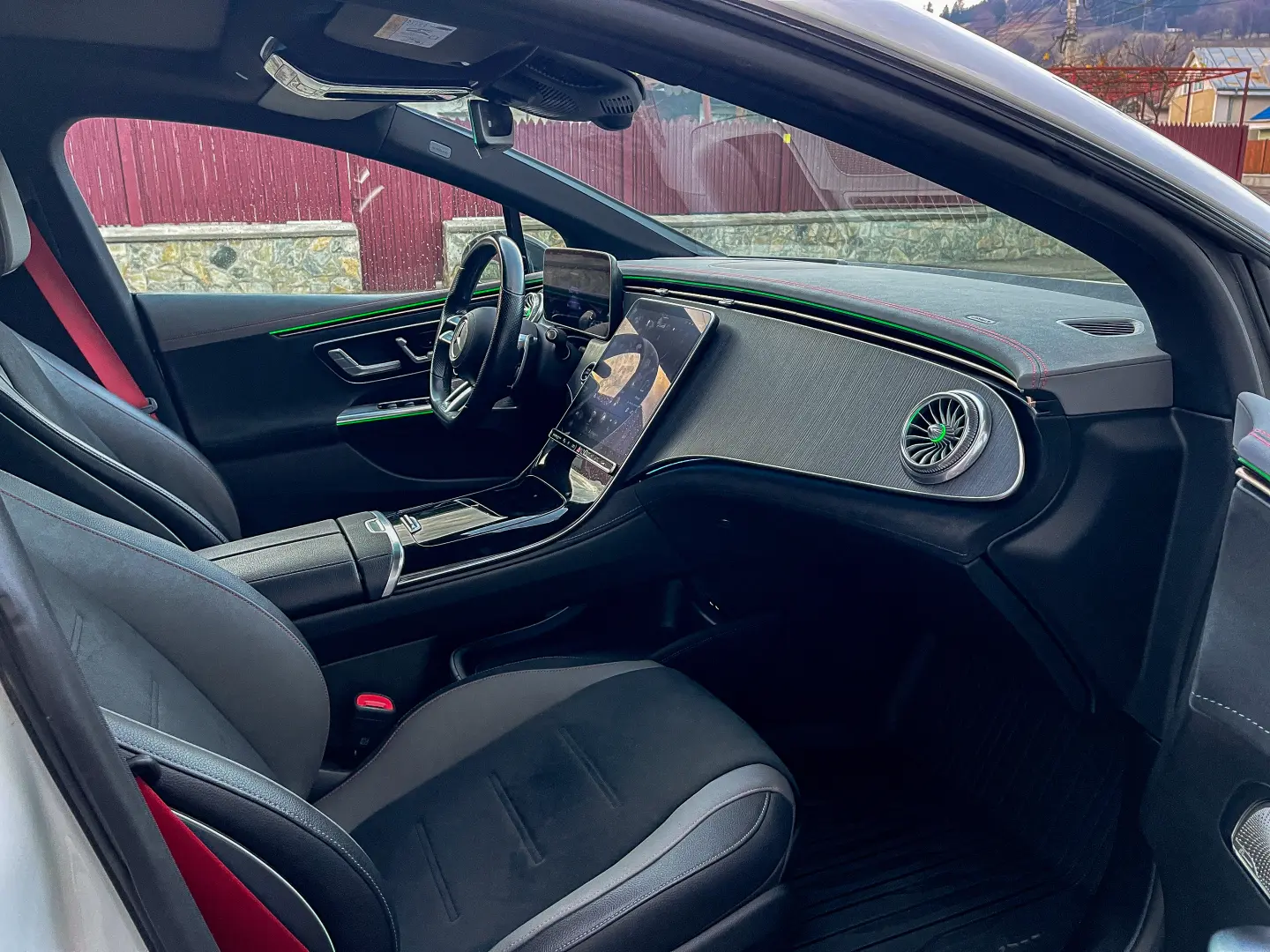 Mercedes-Benz EQE 43 AMG