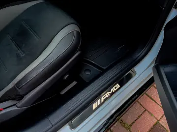 Mercedes-Benz EQE 43 AMG