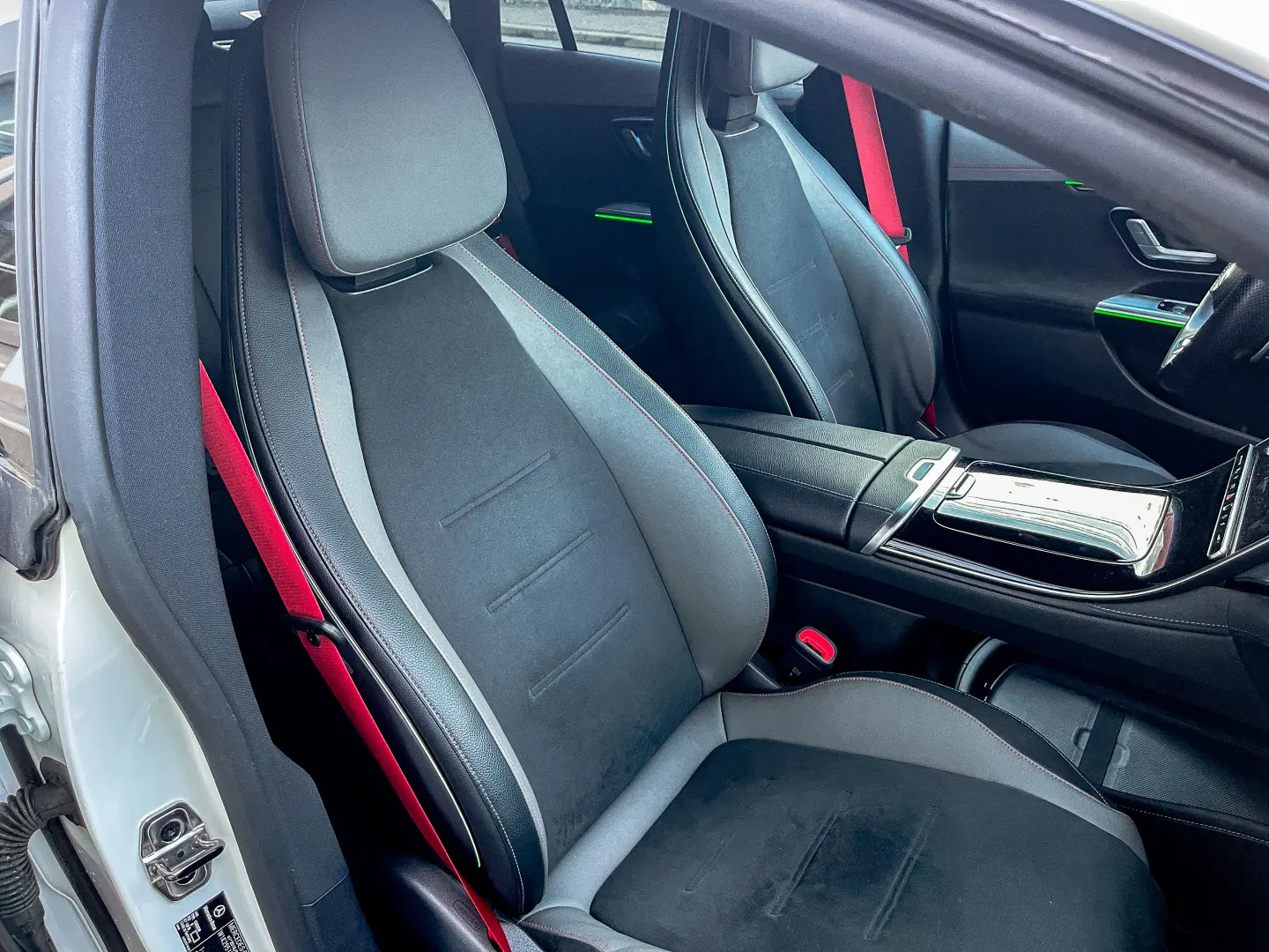 Mercedes-Benz EQE 43 AMG