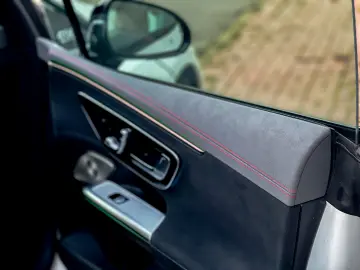 Mercedes-Benz EQE 43 AMG