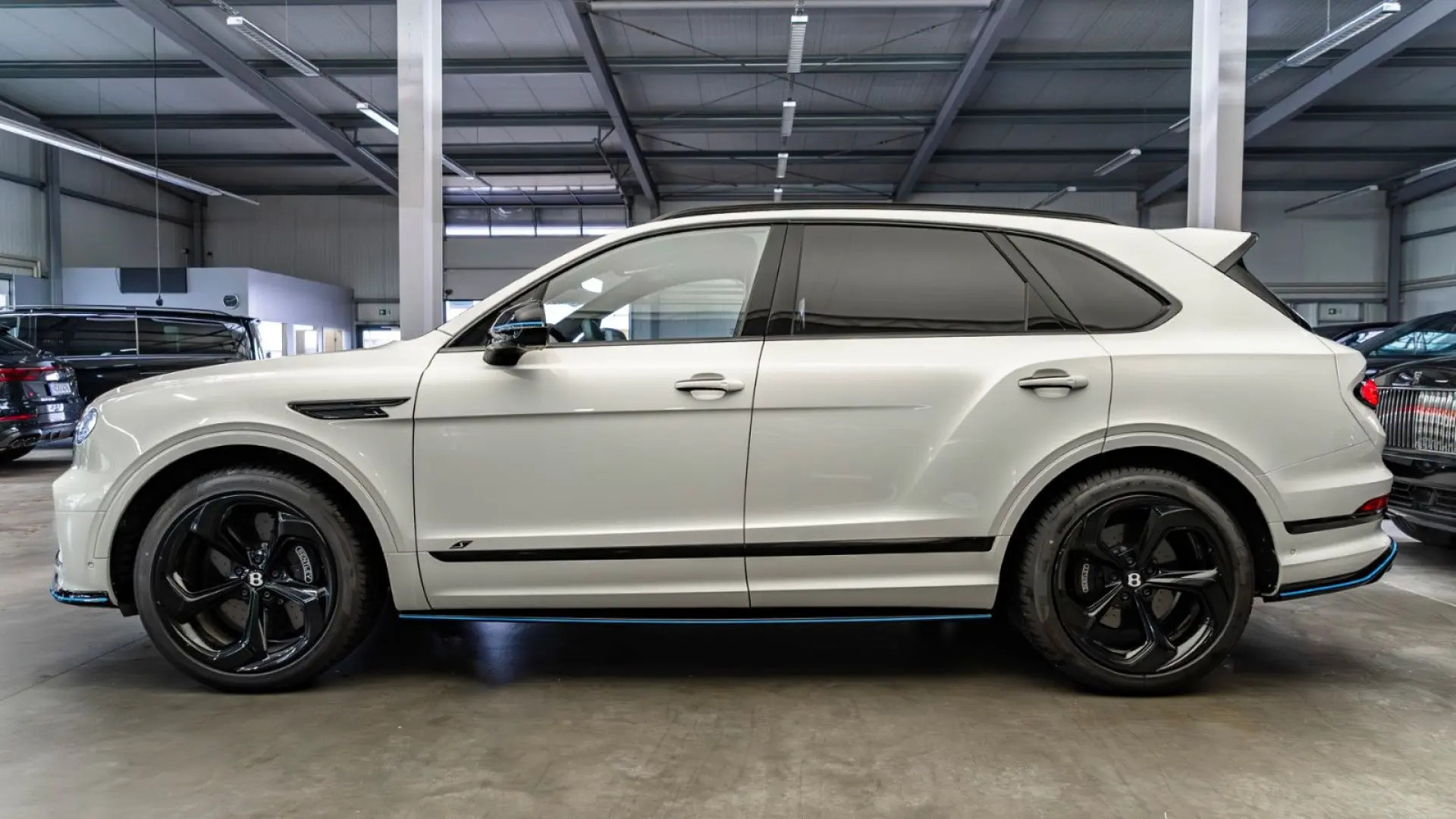 Bentayga 4.0 V8 S / Naim / All Terrain Spec.