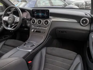 GLC 300 d AMG PANO LUFT BUMESTER AHK