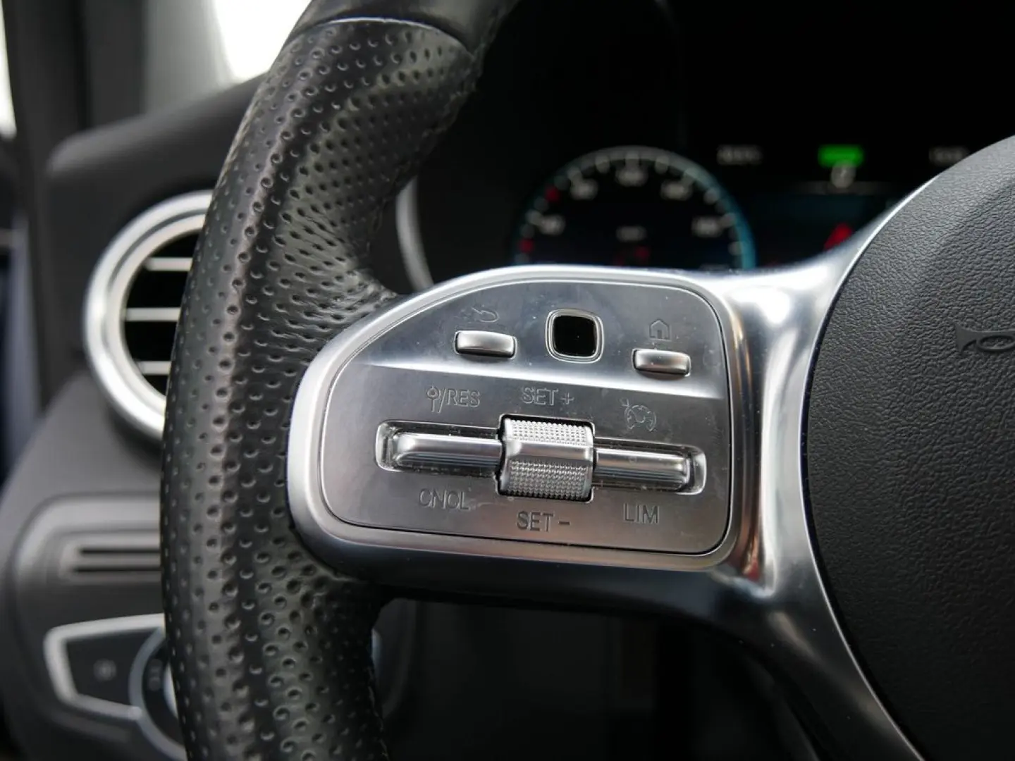 GLC 200 4MATIC |AMG|NIGHT|LED|NAVI|KEYL|AHK|KAM