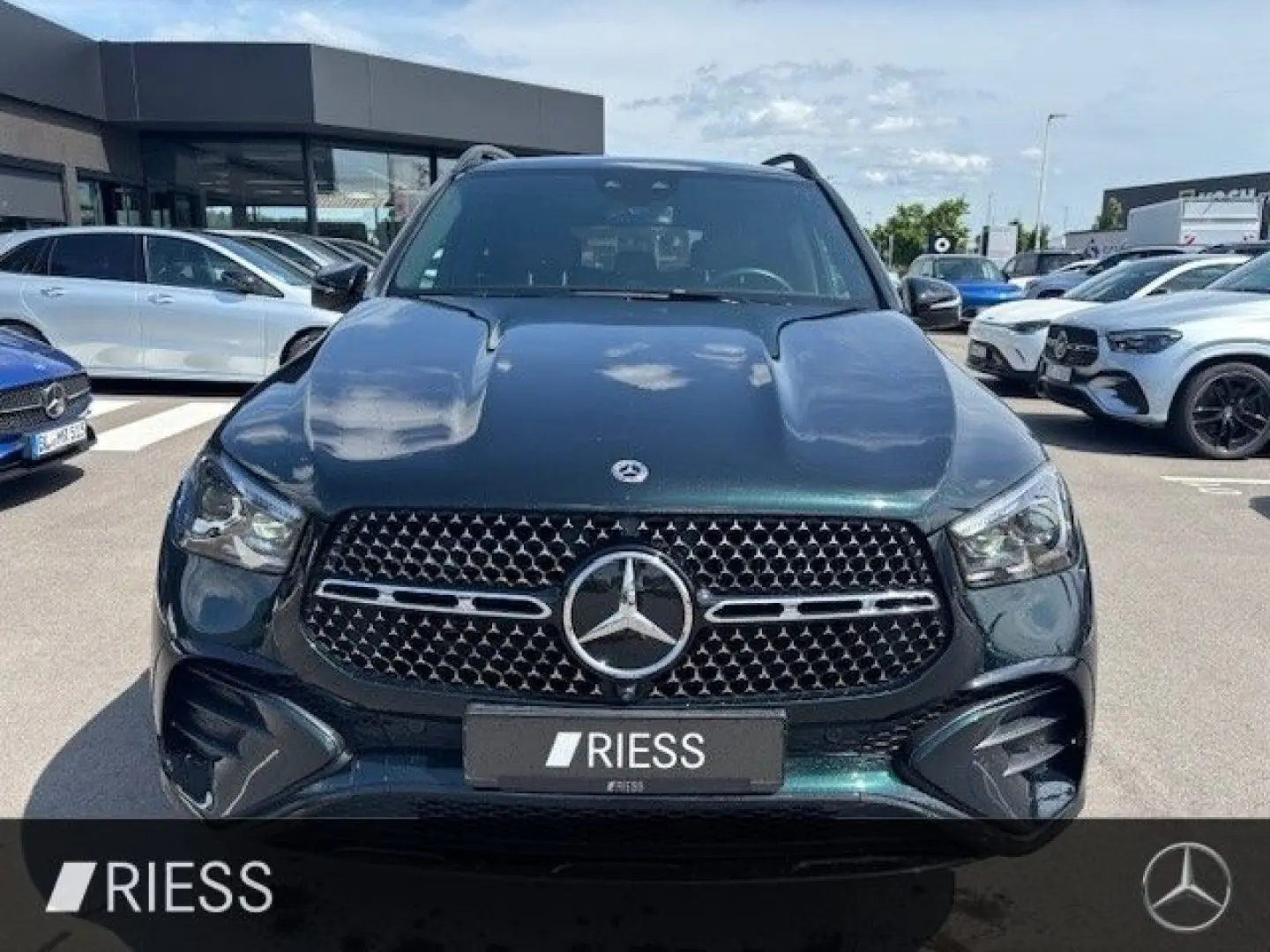 GLE 450 4M AMG Sport Night Distr Pano AHK Airm 3