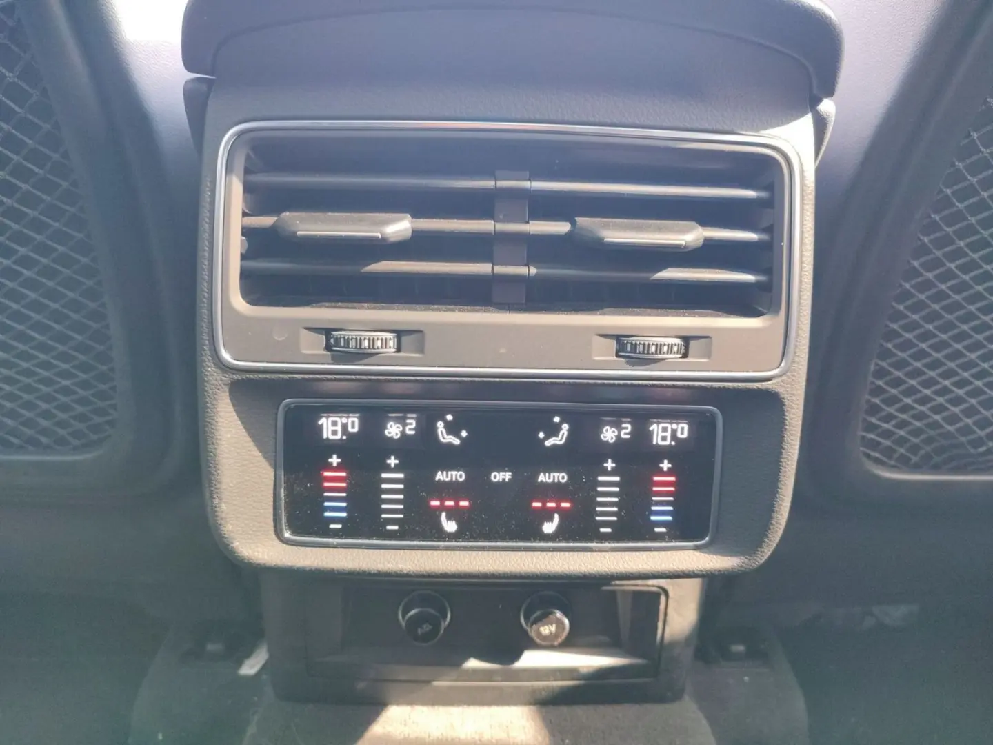 SQ8 4.0 TFSI quattro*Navi*Matrix*HUD*B&O*PDC*Pan