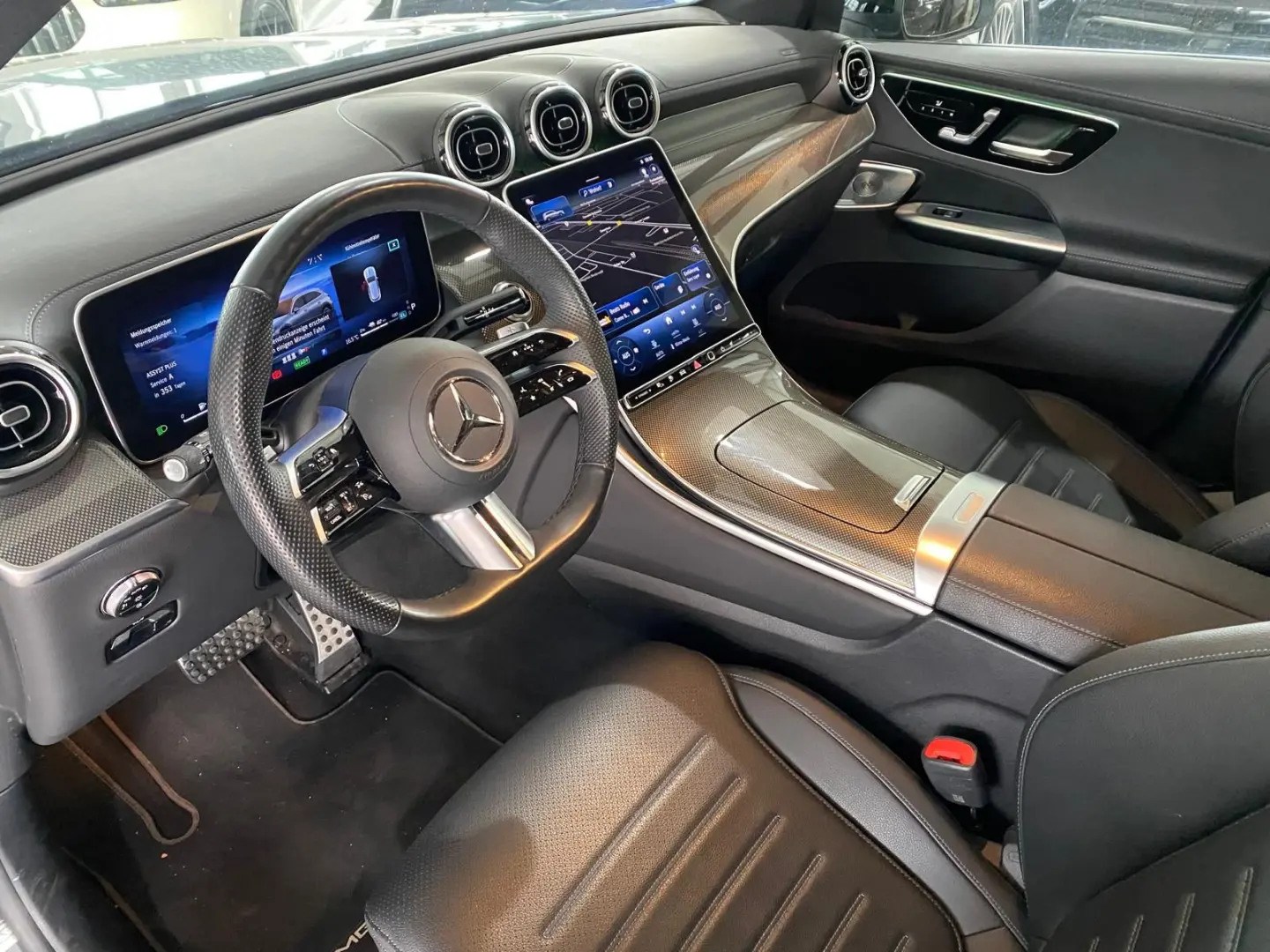 GLC 300 e 4M AMG+/PANO/DIS/BUR/19-Z/Memory/