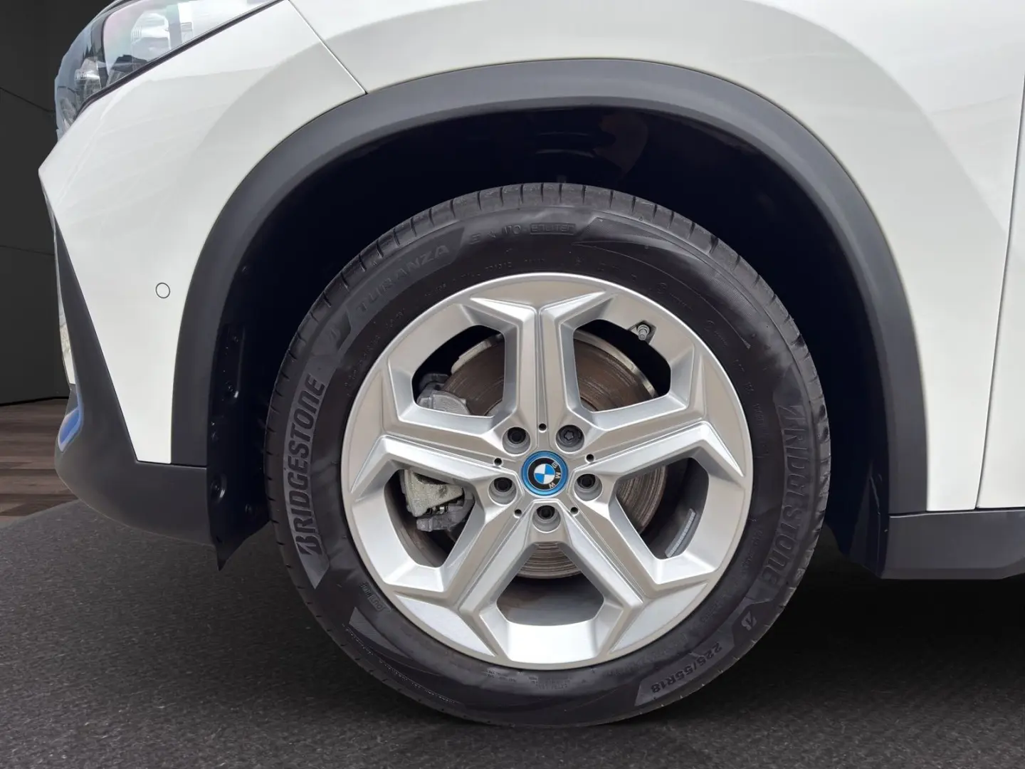 iX1 xDrive30 NP62579,- ParkingAssist WirelessCha