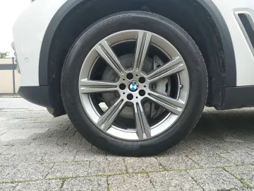 X5 xDrive45e HUD Panodach AHK 20