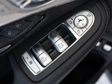 GLC300 e 4M Coupe*AMG-LINE*LEDER*NAVI*LED*1.HD*