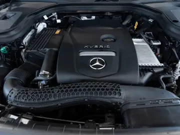 GLC300 e 4M Coupe*AMG-LINE*LEDER*NAVI*LED*1.HD*