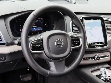 XC90 T8 AWD Ultra Dark NP:108.559,-//FOUR-C/B&W/