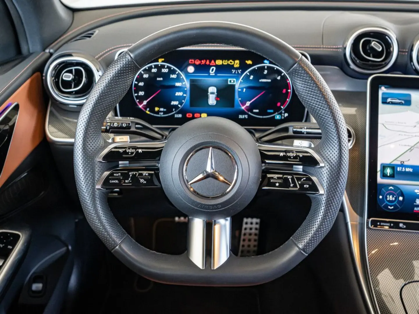 GLC 220 d 4M AMG Sport LED Pano Navi SHD Kamera