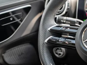 C 300 e 4MATIC AMG Line Advanced PANO DISTRONIC