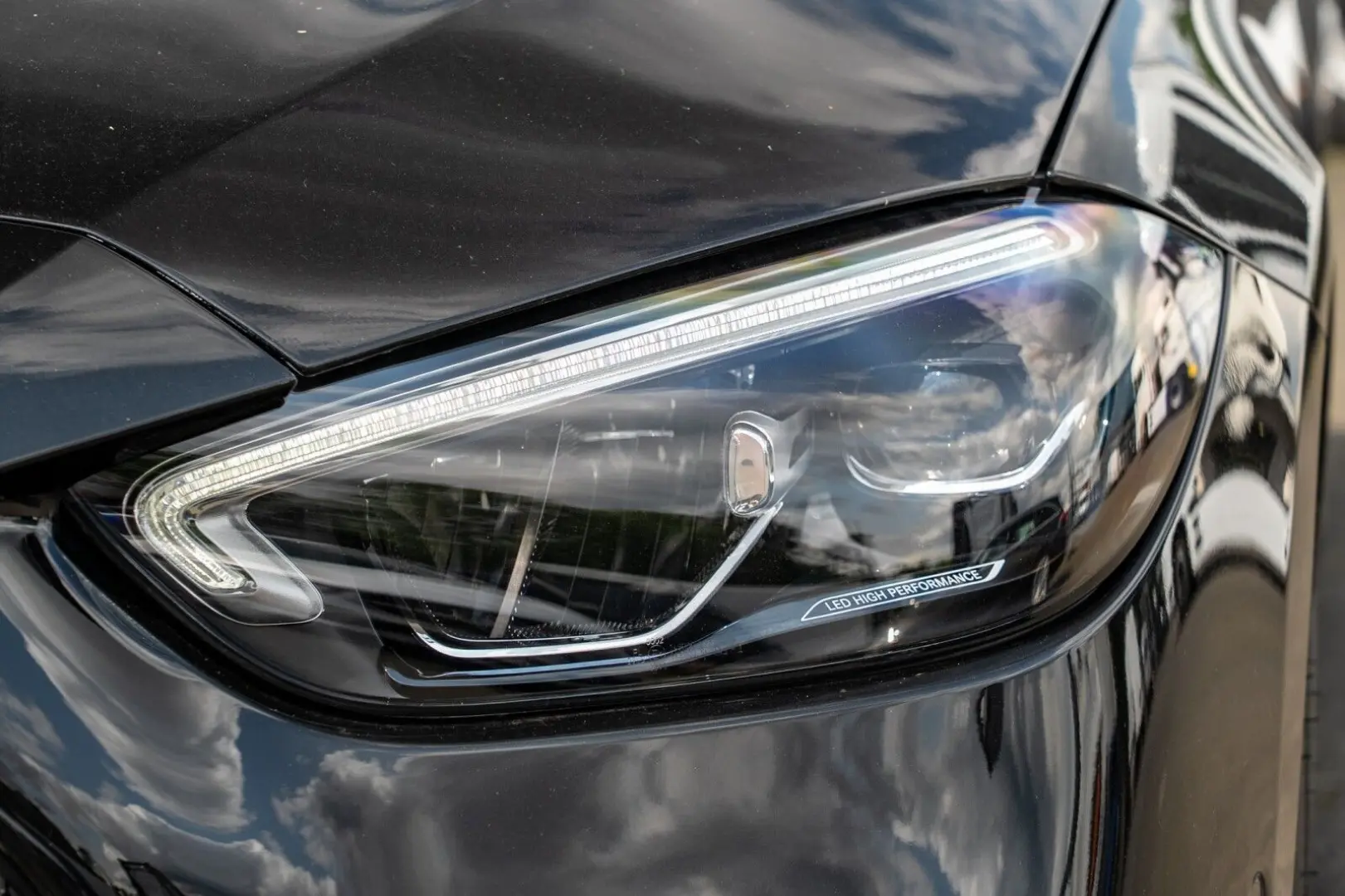 C 300 e 4MATIC AMG Line Advanced PANO DISTRONIC