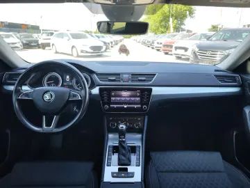 VANZARE SKODA SUPERB