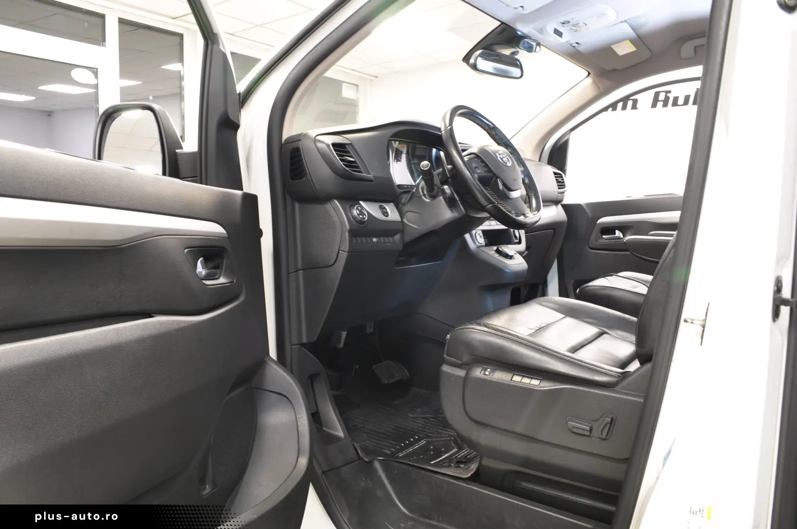 STOC 2021 177CP AT 7 1 FULL PIELE MASAJ PANORAMA HeadUp