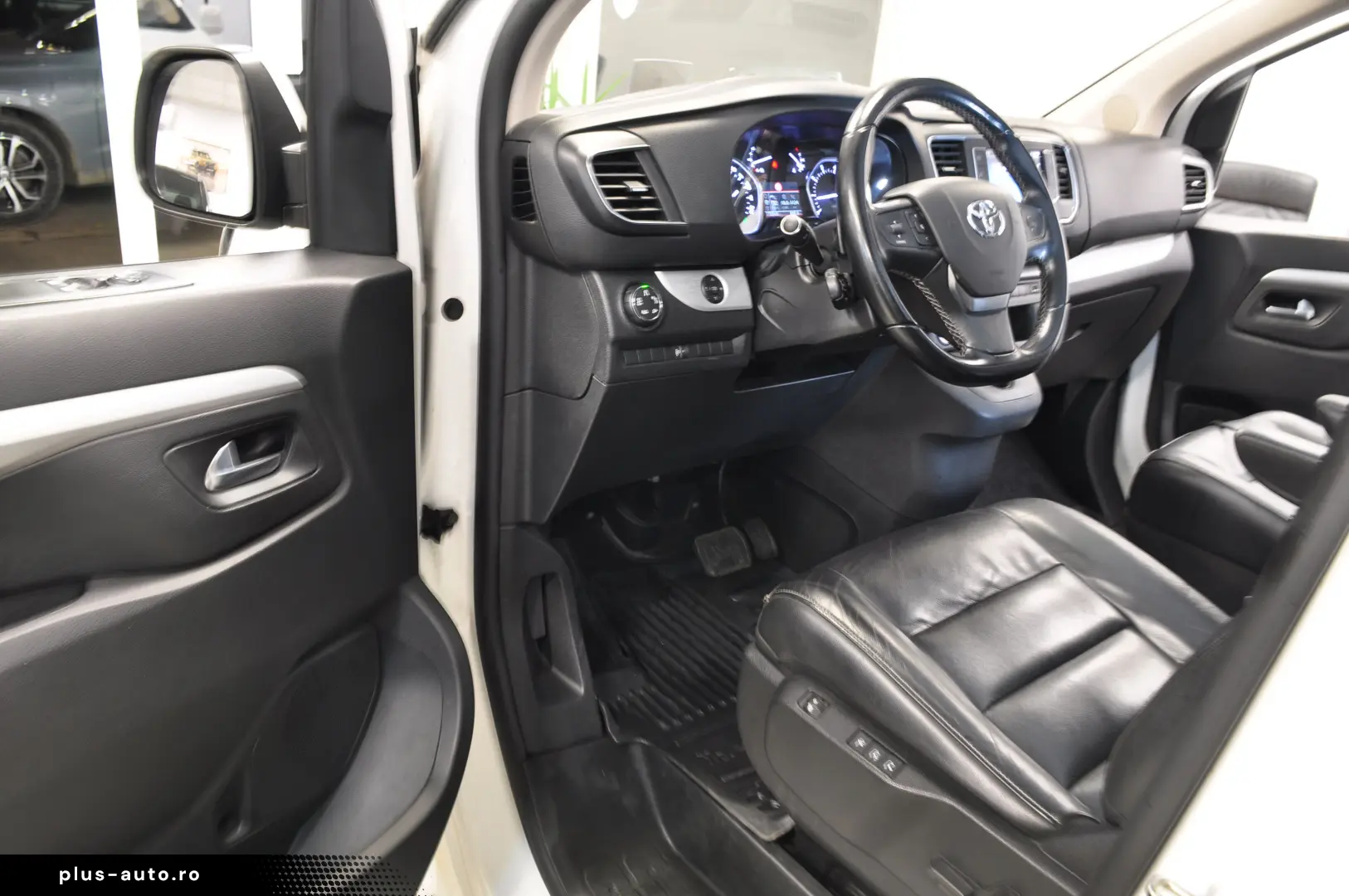 STOC 2021 177CP AT 7 1 FULL PIELE MASAJ PANORAMA HeadUp