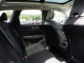 XC60 B4 Momentum Pro NAVI W-LAN FACEL. LED PANO