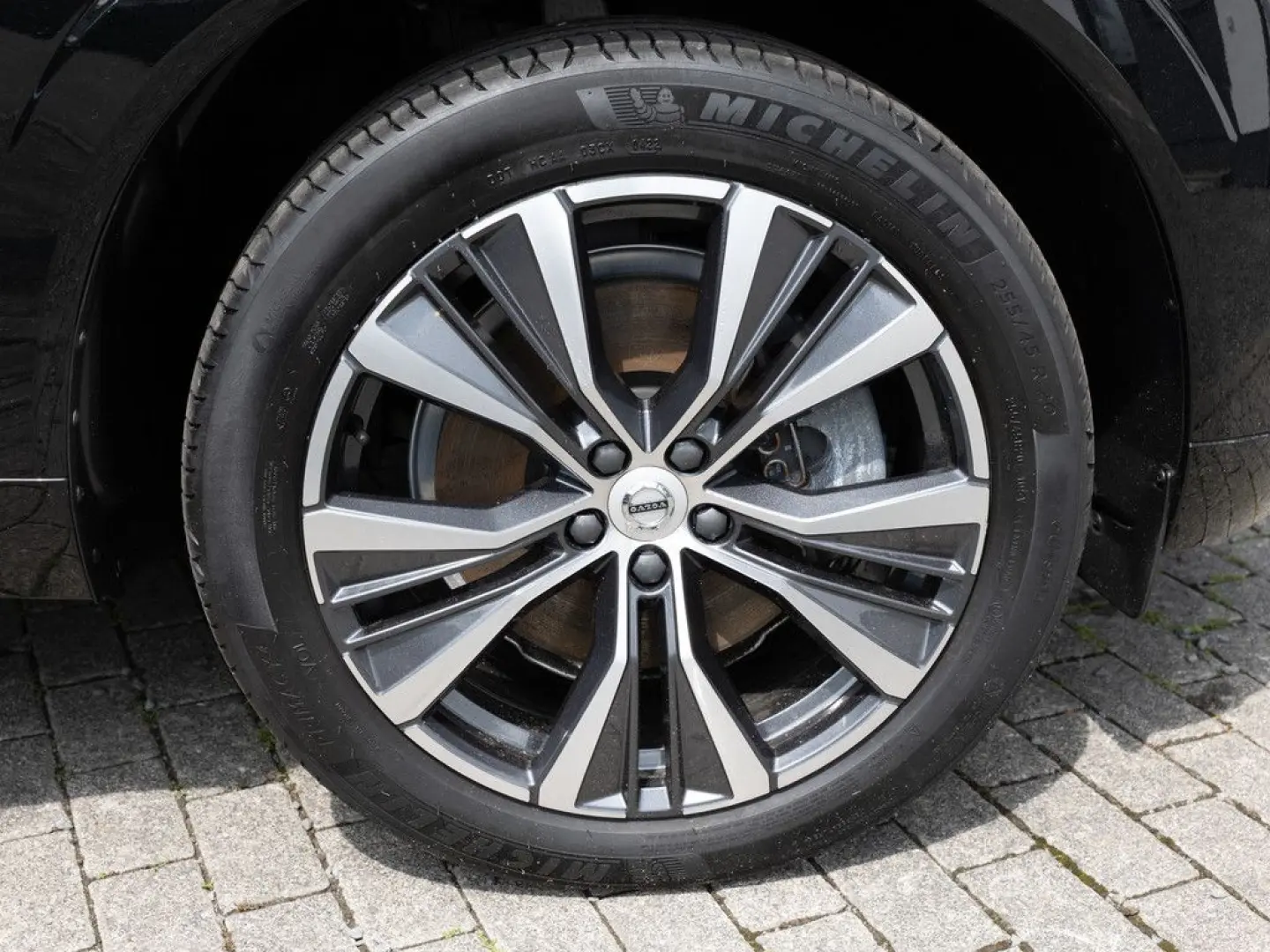 XC60 B4 Momentum Pro NAVI W-LAN FACEL. LED PANO