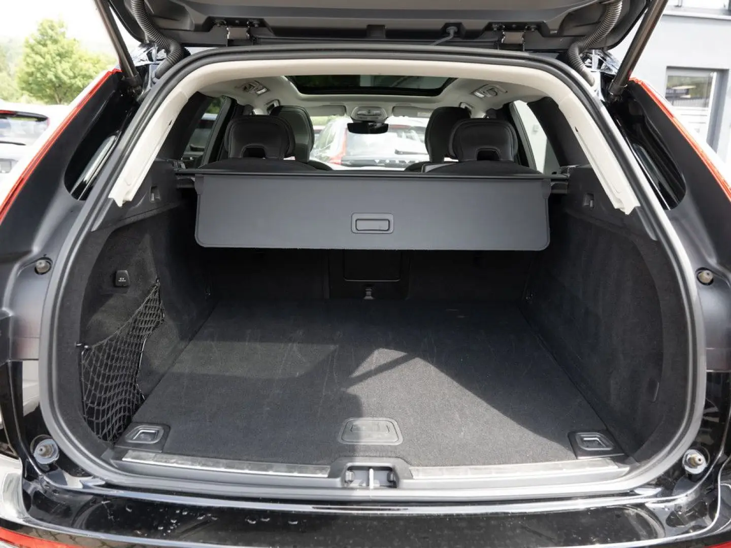 XC60 B4 Momentum Pro NAVI W-LAN FACEL. LED PANO