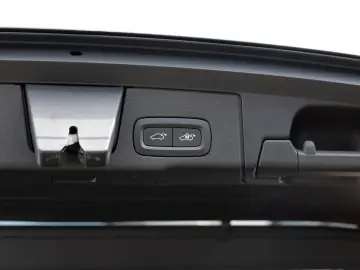 XC60 B4 Momentum Pro NAVI W-LAN FACEL. LED PANO