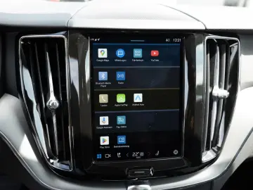 XC60 B4 Momentum Pro NAVI W-LAN FACEL. LED PANO