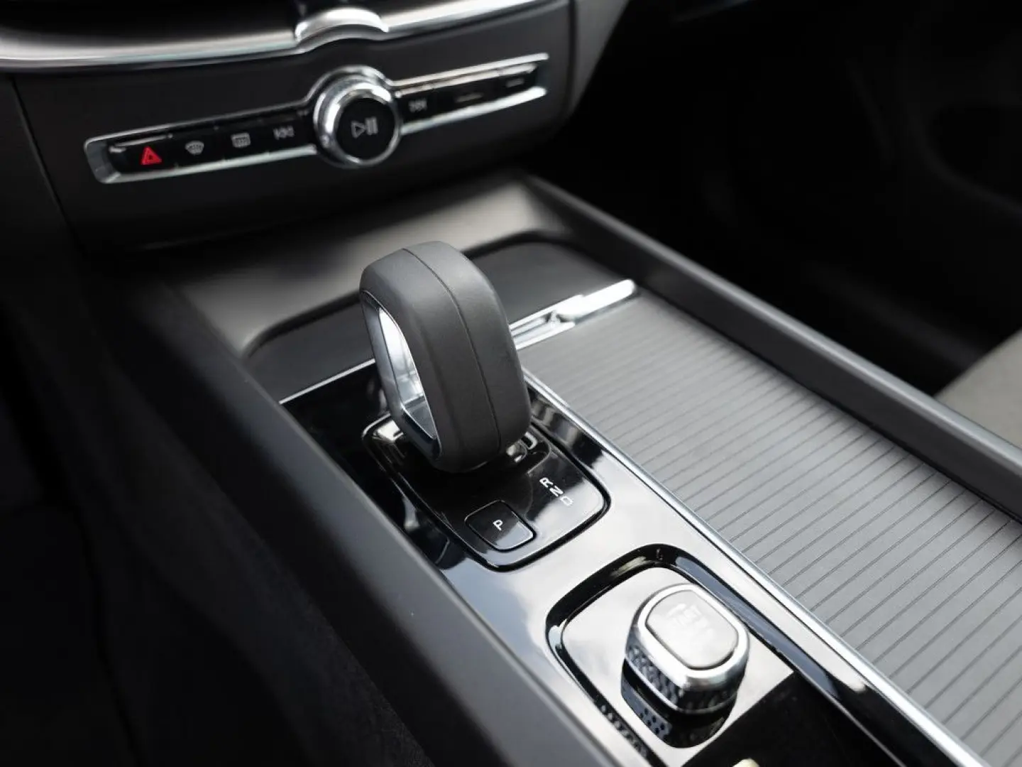 XC60 B4 Momentum Pro NAVI W-LAN FACEL. LED PANO